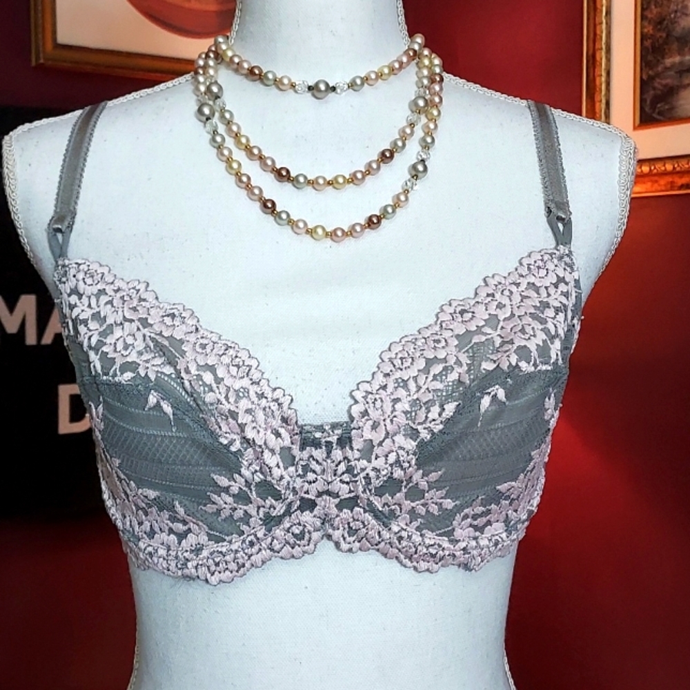 3/$30 WACOAL EMBROIDERED BRA. K29